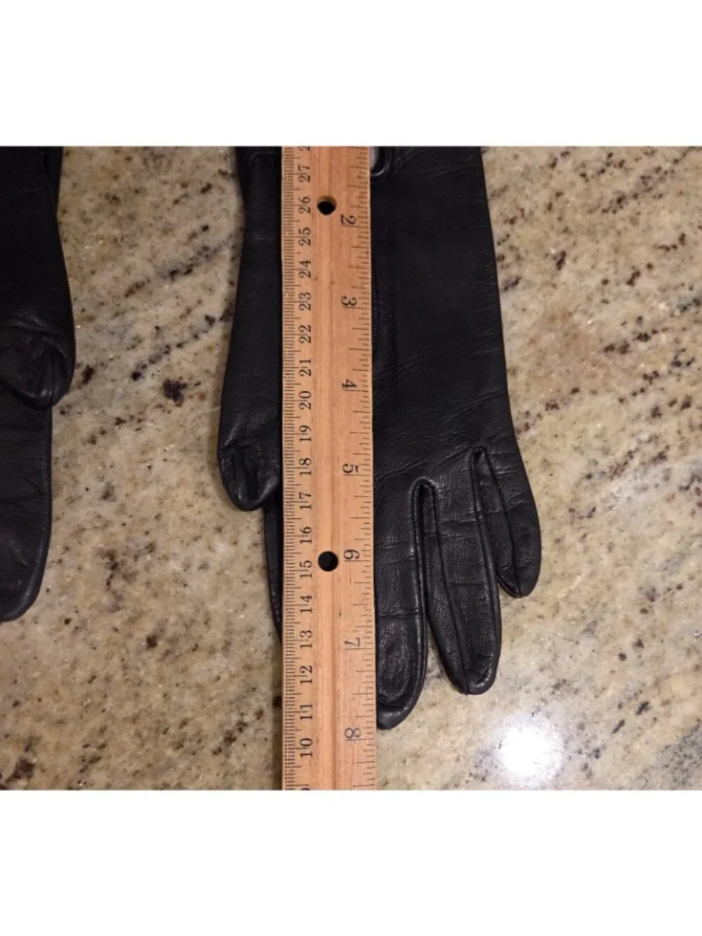 Vintage Womens Size 7 S/M Black Soft Leather Antron Lined Short Gloves